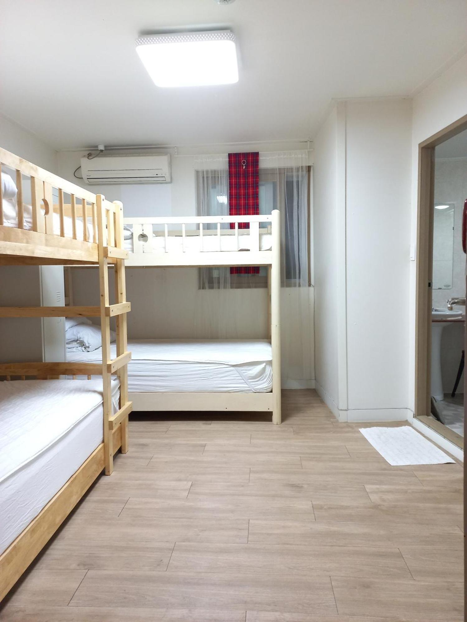 Pohang Youngildae Guesthouse Room photo